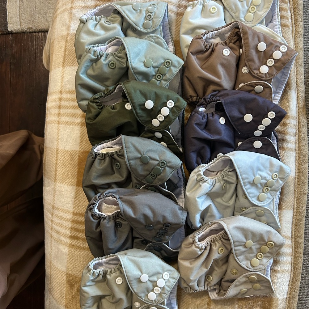 Nora's Nursery Newborn, 11 pack w/pod, up to 12 lbs. - Evergreen, reusable, adj.